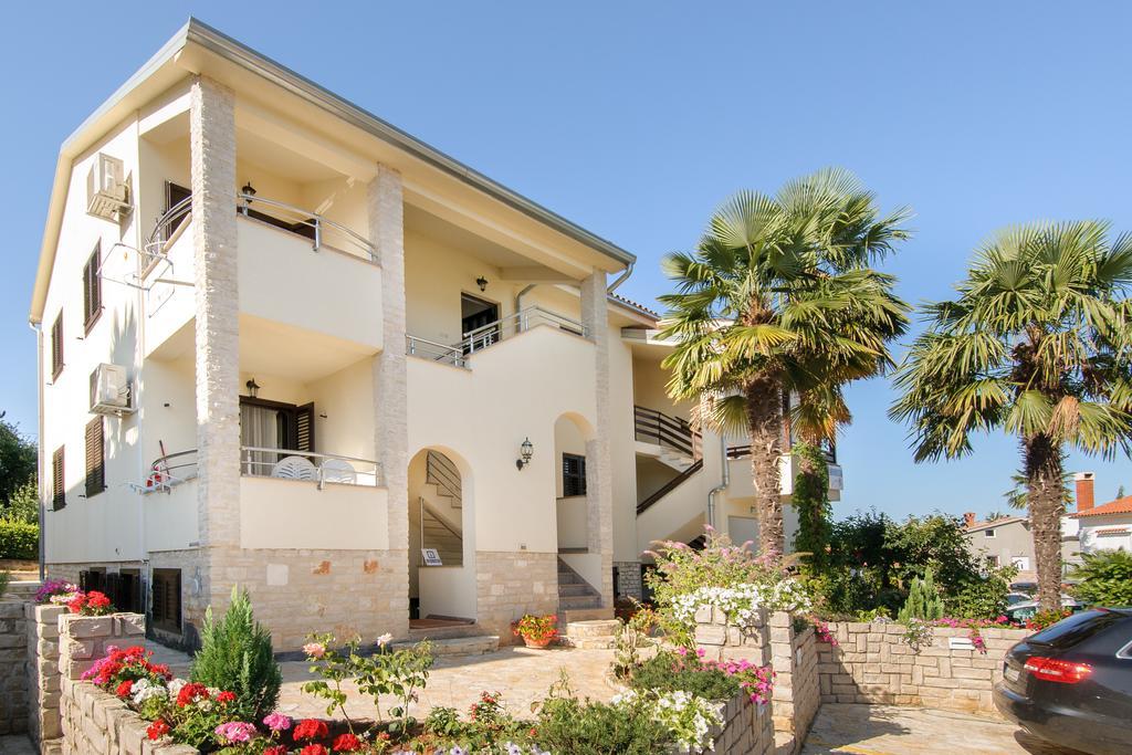 Apartments Marizela Πόρετς Εξωτερικό φωτογραφία