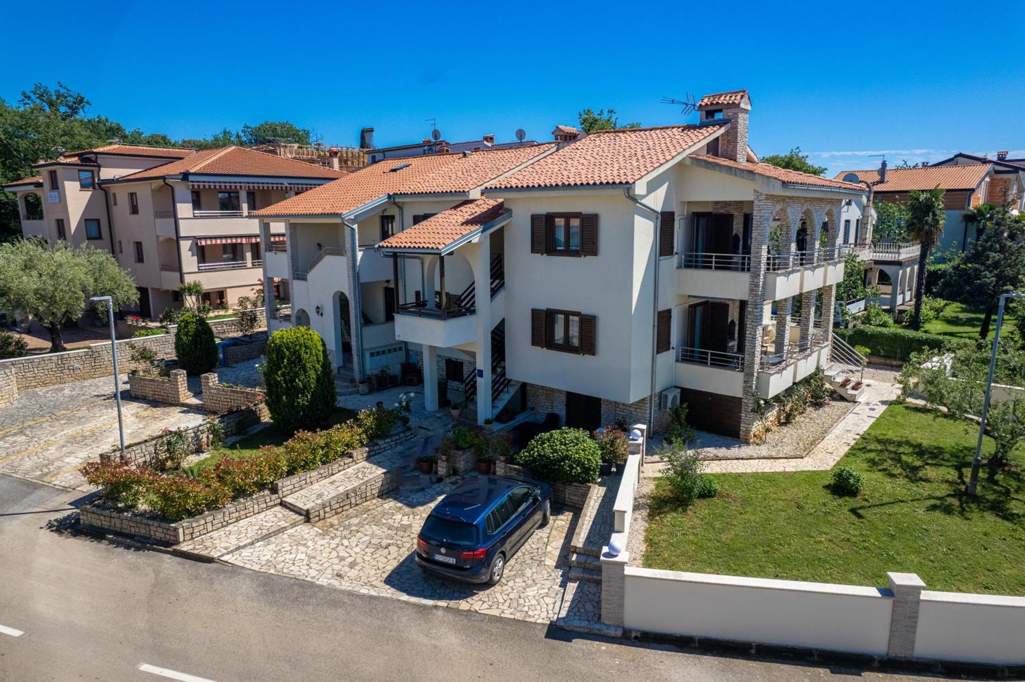 Apartments Marizela Πόρετς Εξωτερικό φωτογραφία
