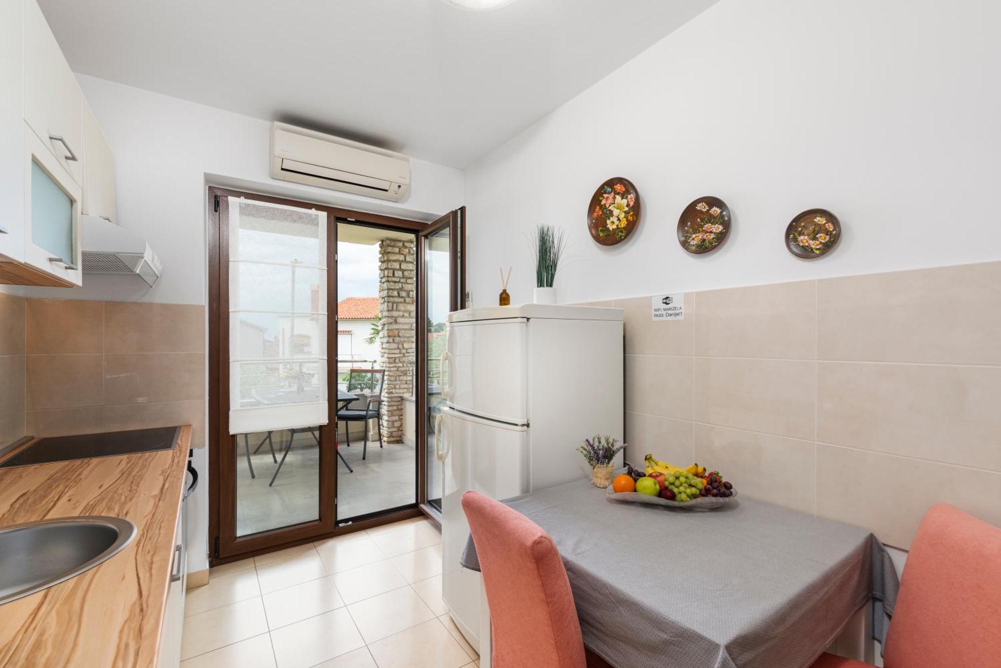 Apartments Marizela Πόρετς Εξωτερικό φωτογραφία