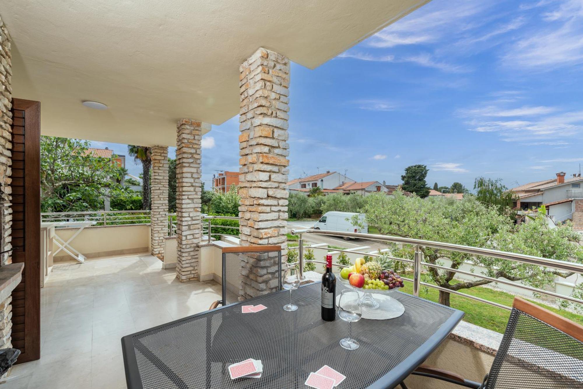 Apartments Marizela Πόρετς Εξωτερικό φωτογραφία