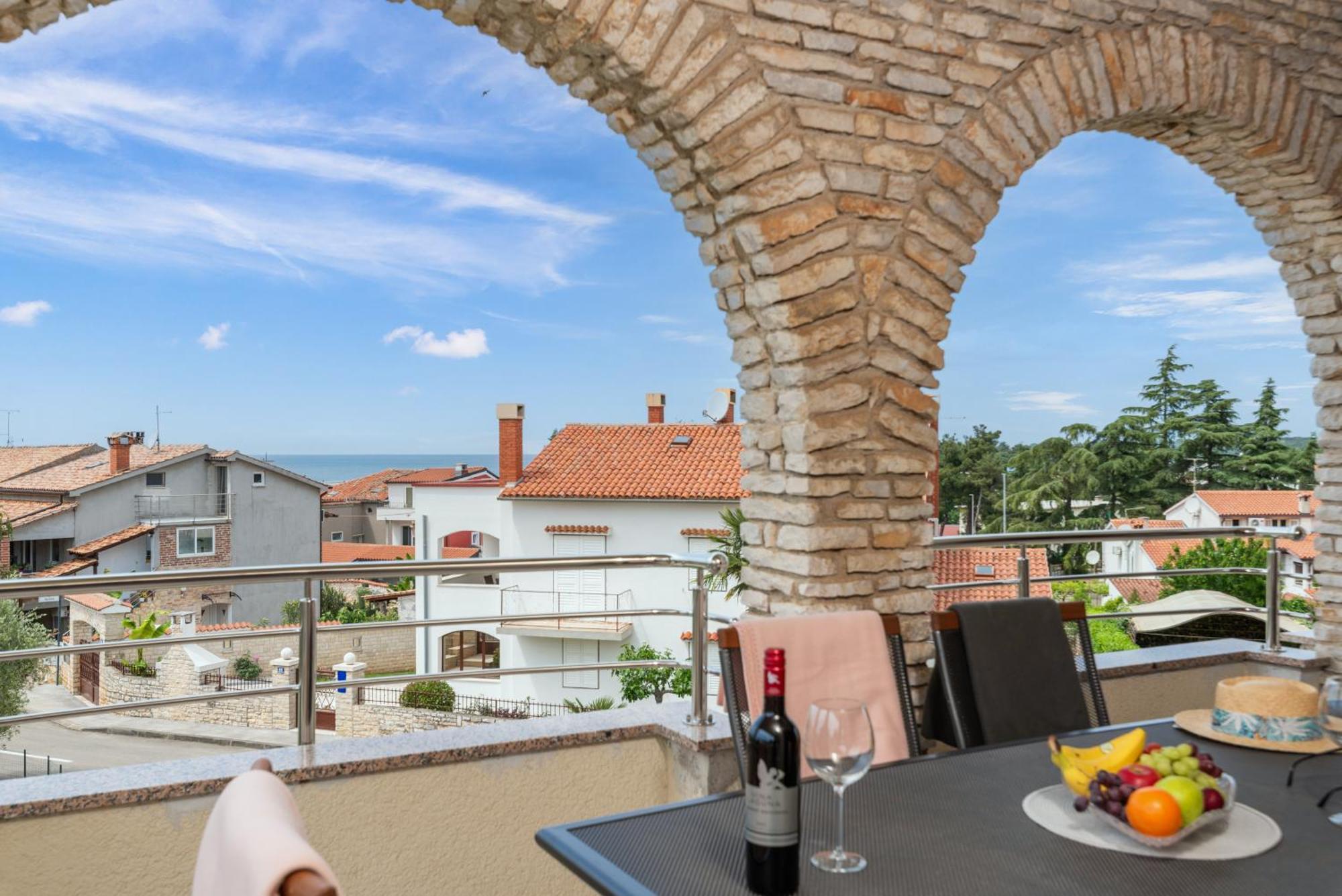 Apartments Marizela Πόρετς Εξωτερικό φωτογραφία