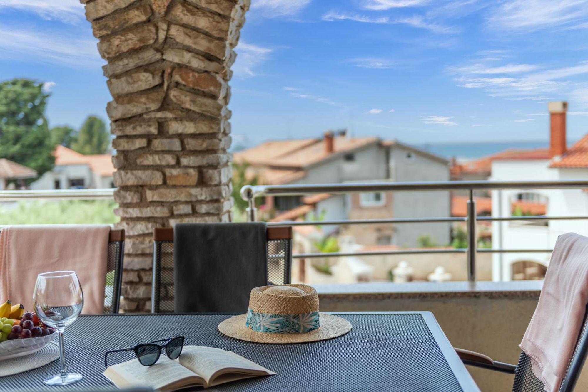 Apartments Marizela Πόρετς Εξωτερικό φωτογραφία