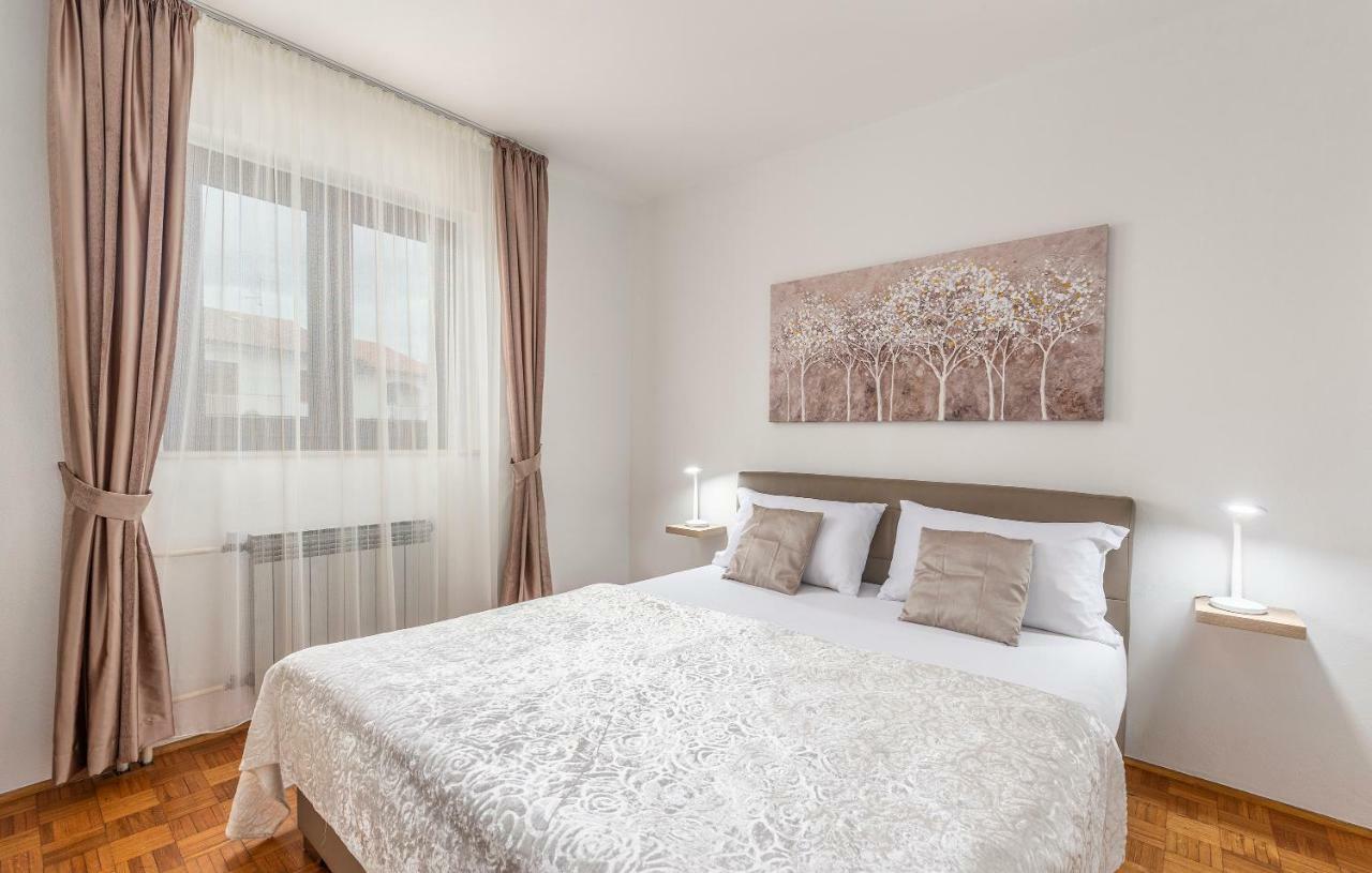 Apartments Marizela Πόρετς Εξωτερικό φωτογραφία