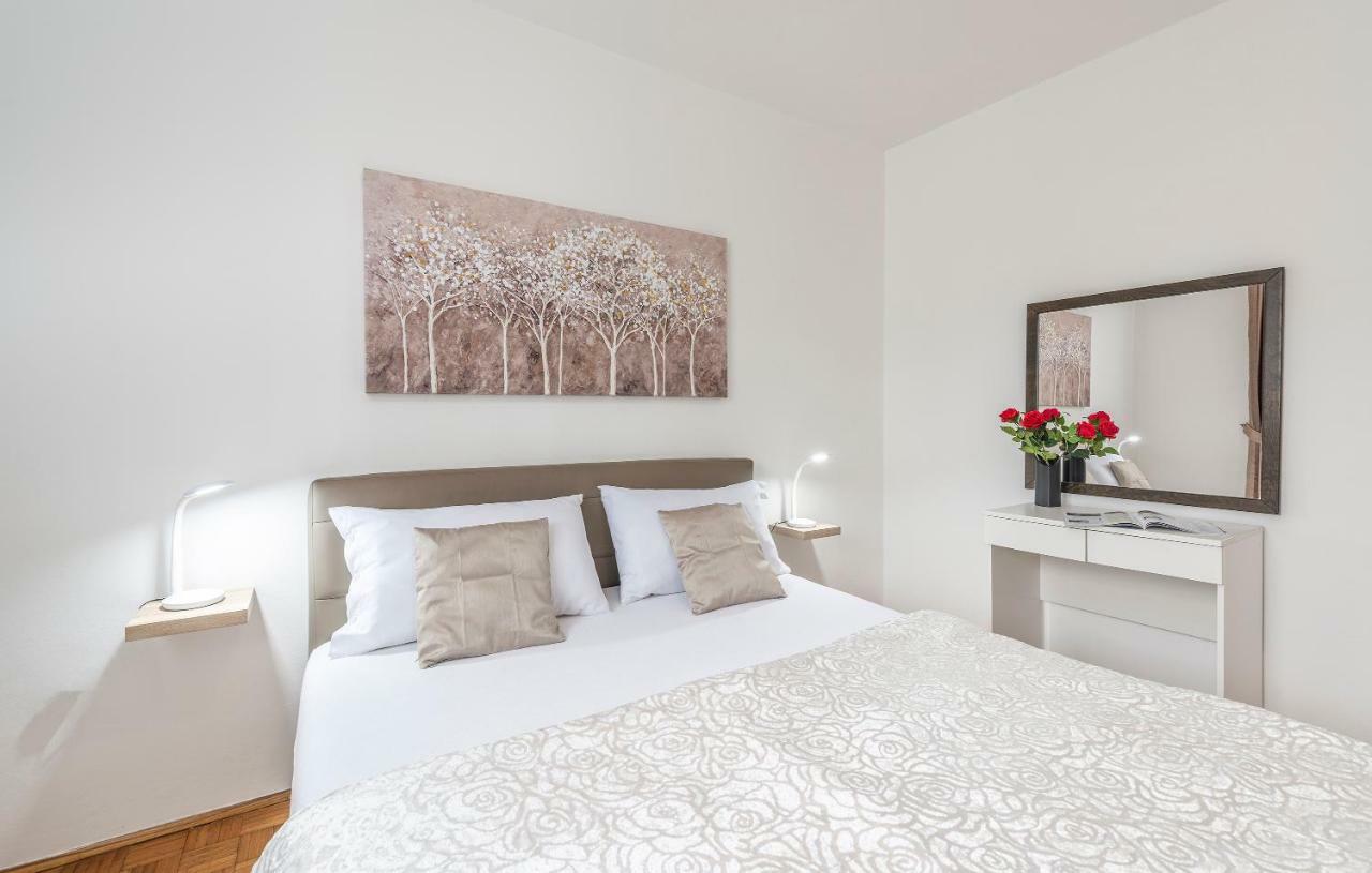 Apartments Marizela Πόρετς Εξωτερικό φωτογραφία