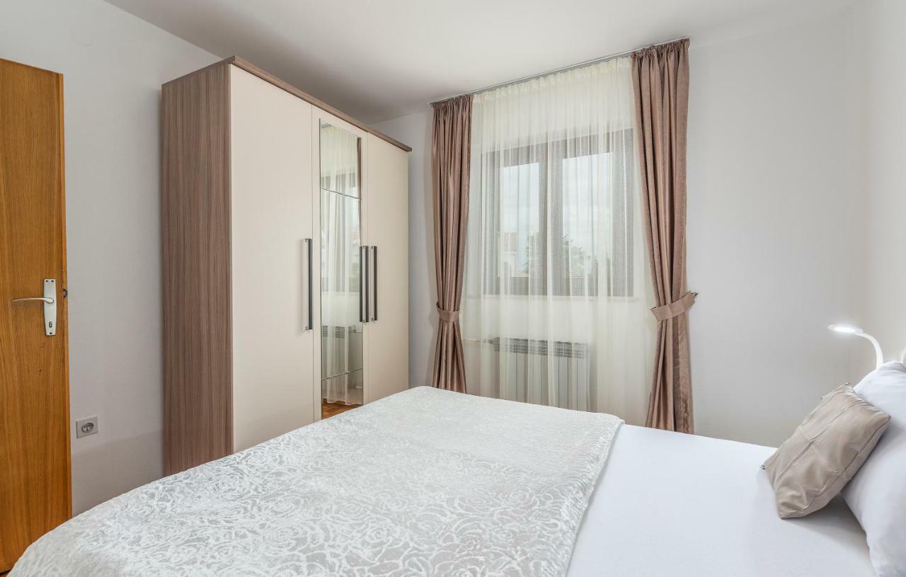 Apartments Marizela Πόρετς Εξωτερικό φωτογραφία