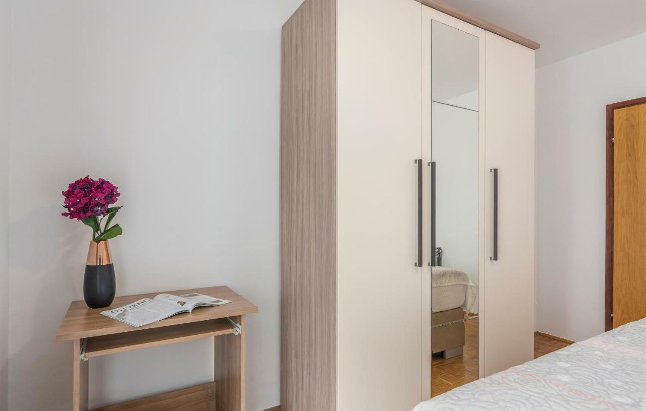 Apartments Marizela Πόρετς Εξωτερικό φωτογραφία