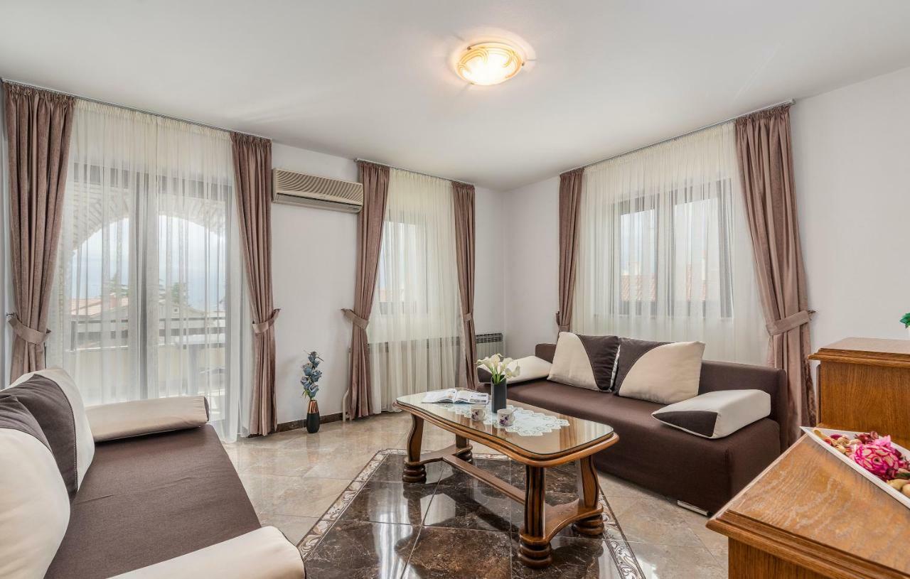 Apartments Marizela Πόρετς Εξωτερικό φωτογραφία